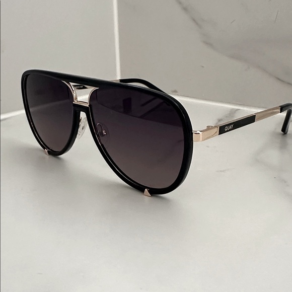 Quay High Profile Sunglasses - Picture 6 of 7